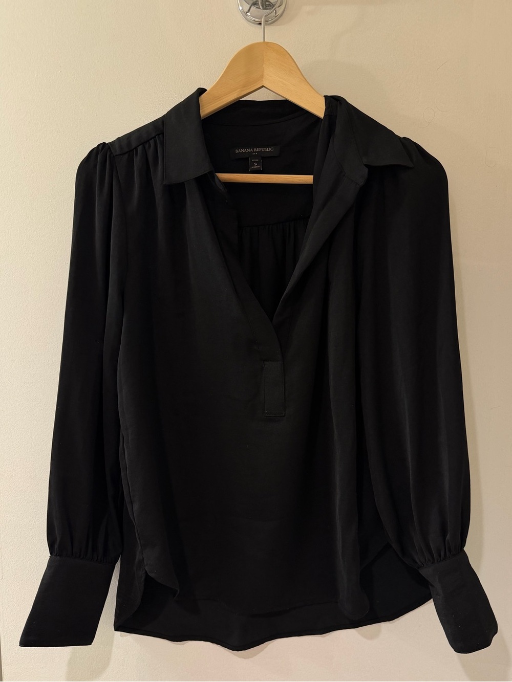 Banana Republic Black Long-Sleeve Collared V-Neck Blouse